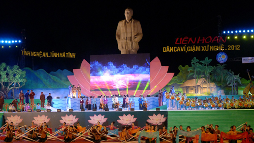 งานมหกรรมการร้องเพลงพื้นเมือง Ví – dặm ภาคพื้นเมืองปี 2012